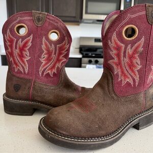 Ariat tan and brown leather boot interior detail